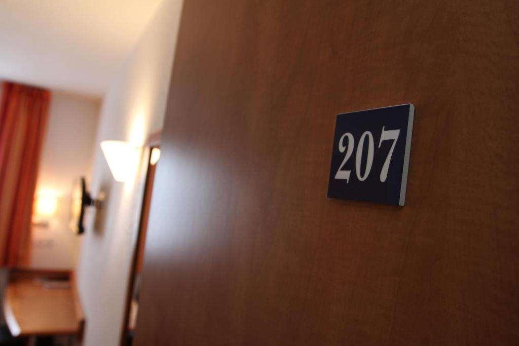 Brit Hotel Confort Villeneuve Sur Lot Bias  Bilik gambar